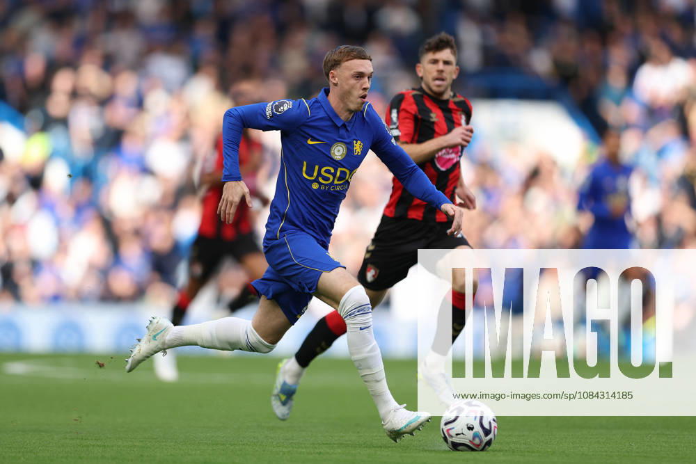 10th October 2026; Stamford Bridge, London, England; Premier League Football, Chelsea versus Bournemouth; Cole Palmer of Chelsea on the ball JohnxPatrickxFletcher