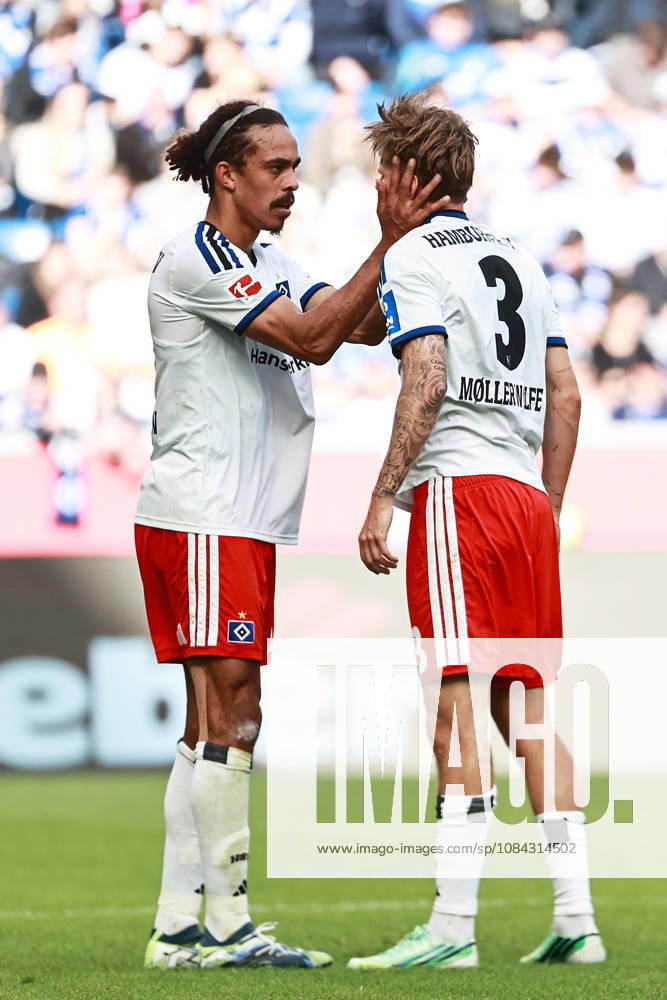 Fussball 1.Bundesliga, TSG 1899 Hoffenheim - Hamburger SV v.l. Yussuf Poulsen (Hamburger SV) David Moller Wolfe (Hamburger SV) Sinsheim