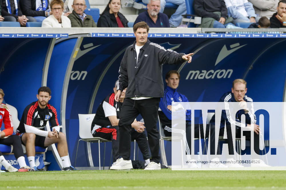 Merlin Polzin (Hamburger SV, Trainer), Mimik, Gesichtsausdruck, Emotion , Deutschland, Fussball, 1. Bundesliga, 5.Spieltag, 2026 2027, TSG Hoffenheim vs. Hamburger SV, 10.10.2026, Sinsheim SNP Arena Deutschland