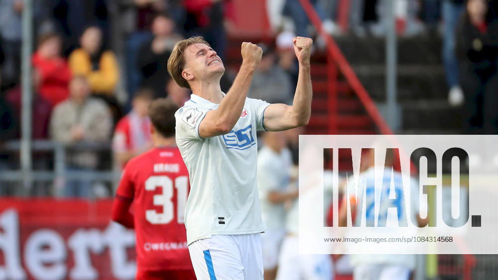 Herren, Fussball, Saison 2026 2027, 3. Liga, 8. Spieltag: FC Wuerzburger Kickers - FC Hansa Rostock v.li.: Florian Carstens (FC Hansa Rostock) mit Torjubel, celebrate the goal, goal celebration, Jubel ueber das Tor zum 0:2 Wuerzburg AKON ARENA Bayern Deutschland