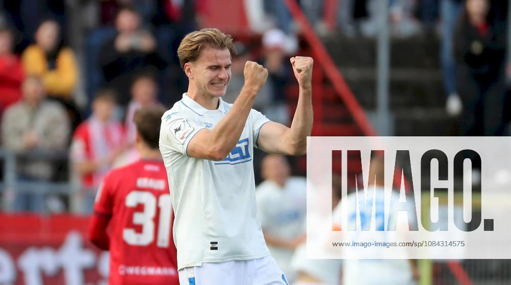 Herren, Fussball, Saison 2026 2027, 3. Liga, 8. Spieltag: FC Wuerzburger Kickers - FC Hansa Rostock v.li.: Florian Carstens (FC Hansa Rostock) mit Torjubel, celebrate the goal, goal celebration, Jubel ueber das Tor zum 0:2 Wuerzburg AKON ARENA Bayern Deutschland