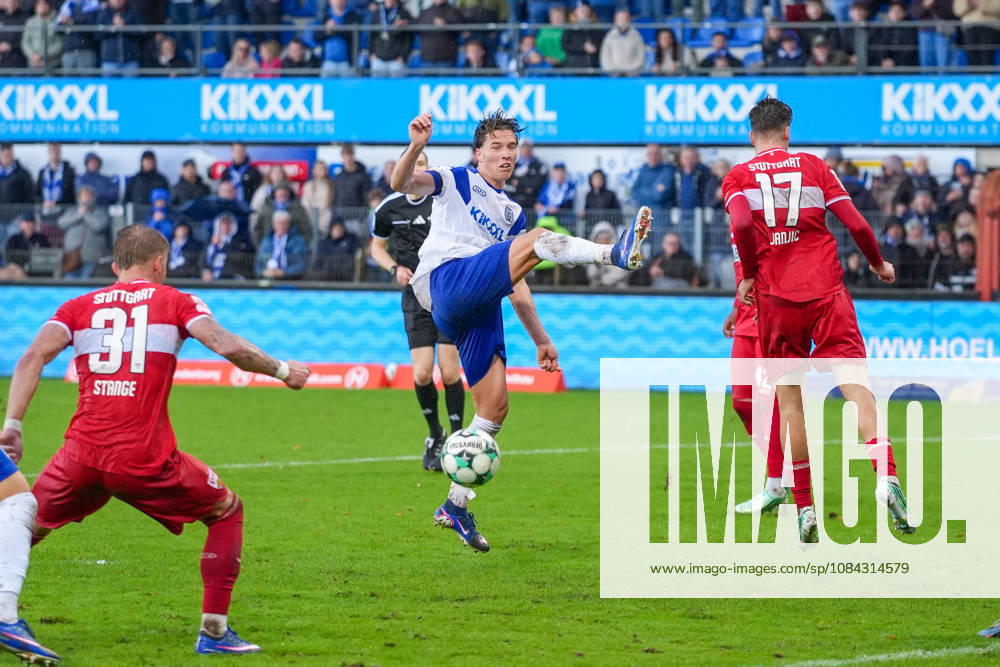 Deutschland: Fussball, 3. Liga, 8. Spieltag, Hänsch-Arena, Meppen, Emsland, Niedersachsen, SV Meppen vs. VfB Stuttgart U21, U 21 VfB Stuttgart II: Luis Sprekelmeyer (SV Meppen, 19), Antonijo Janjic (VfB Stuttgart U21, 17)