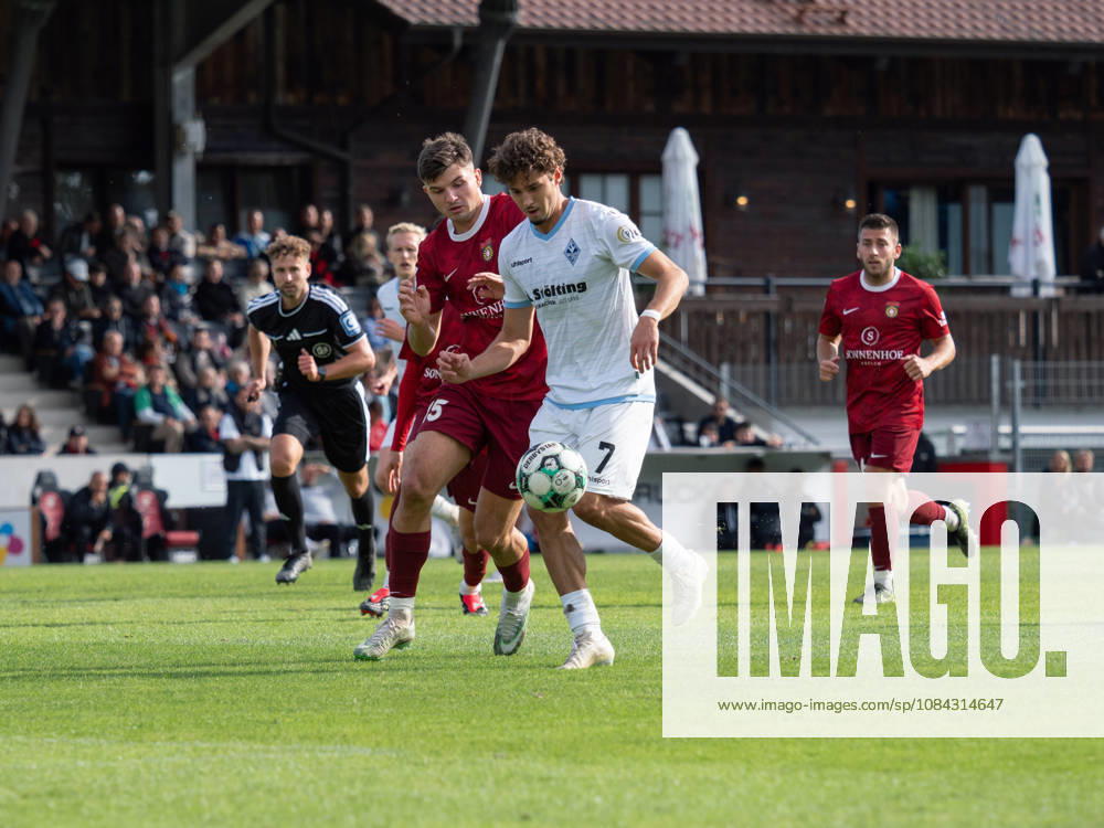 Zweikampf Antonis Aidonis (SG Sonnenhof Grossaspach, 15) gegen Lovis Bierschenk (SV Waldhof Mannheim, 07), Laufduell Sprintduell Ballbesitz GER, Fussball, SG Sonnenhof Grossaspach vs. SV Waldhof Mannheim, 3. Liga, 8. Spieltag, Aspach, Saison 2026 2027, 10.10.2026 GER, Fussball, SG Sonnenhof Grossaspach vs. SV Waldhof Mannheim, 3. Liga, 8. Spieltag, Aspach, Saison 2026 2027, 10.10.2026 Aspach