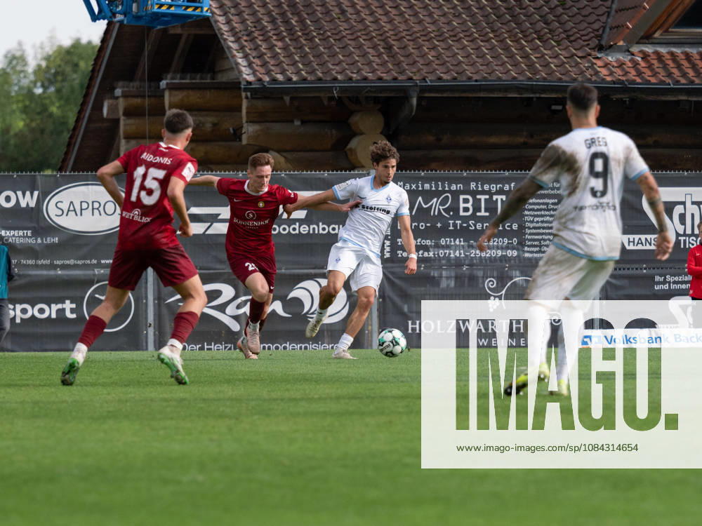 Zweikampf LÃ on Maier (SG Sonnenhof Grossaspach, 20) gegen Lovis Bierschenk (SV Waldhof Mannheim, 07), Laufduell Sprintduell Ballbesitz GER, Fussball, SG Sonnenhof Grossaspach vs. SV Waldhof Mannheim, 3. Liga, 8. Spieltag, Aspach, Saison 2026 2027, 10.10.2026 GER, Fussball, SG Sonnenhof Grossaspach vs. SV Waldhof Mannheim, 3. Liga, 8. Spieltag, Aspach, Saison 2026 2027, 10.10.2026 Aspach