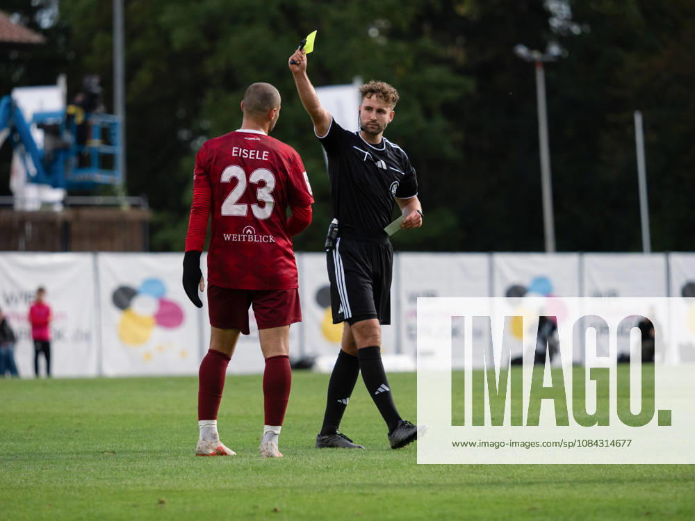 Gelbe Karte Fabian Eisele (SG Sonnenhof Grossaspach, 23) GER, Fussball, SG Sonnenhof Grossaspach vs. SV Waldhof Mannheim, 3. Liga, 8. Spieltag, Aspach, Saison 2026 2027, 10.10.2026 GER, Fussball, SG Sonnenhof Grossaspach vs. SV Waldhof Mannheim, 3. Liga, 8. Spieltag, Aspach, Saison 2026 2027, 10.10.2026 Aspach