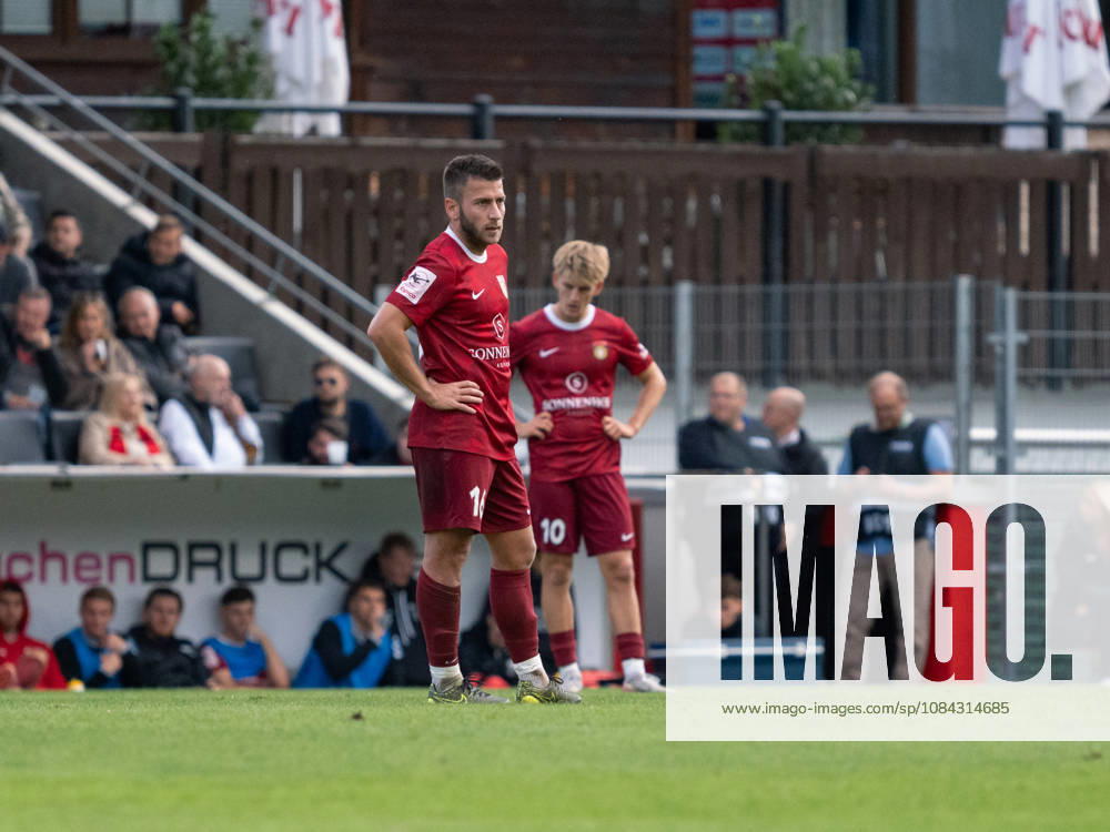 Torwart Jan Niemann (SV Waldhof Mannheim, 16) und Julian Ulbricht (SV Waldhof Mannheim, 10) enttaeuscht nach 1:5 durch Leon Schurer (SG Sonnenhof Grossaspach, 37) GER, Fussball, SG Sonnenhof Grossaspach vs. SV Waldhof Mannheim, 3. Liga, 8. Spieltag, Aspach, Saison 2026 2027, 10.10.2026 GER, Fussball, SG Sonnenhof Grossaspach vs. SV Waldhof Mannheim, 3. Liga, 8. Spieltag, Aspach, Saison 2026 2027, 10.10.2026 Aspach