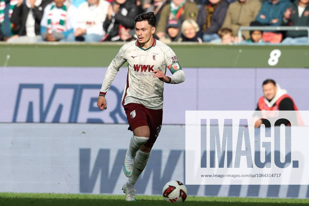 Fabian Rieder 32 (FC Augsburg), FC Augsburg vs. FC Bayern Muenchen, Fussball, 1. Bundesliga, 5. Spieltag, 10.10.2026 DFB DFL regulations prohibit any use of photographs as image sequences and or quasi-video Augsburg Bayern Deutschland