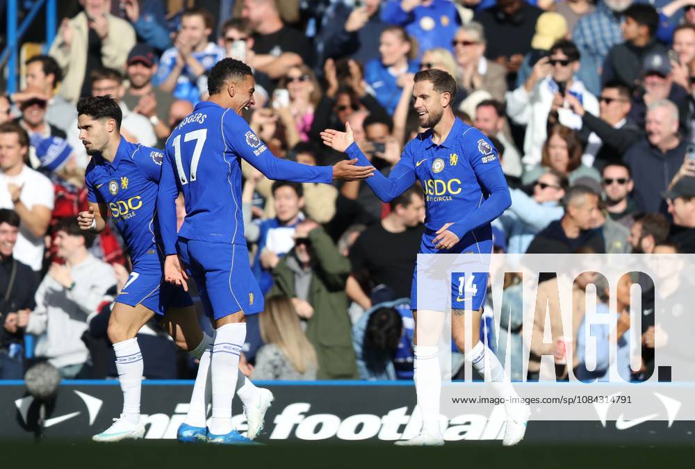 Premier League - Chelsea v AFC Bournemouth LONDON, ENGLAND, OCTOBER 10: GOAL 1-0, Jordan Henderson of Chelsea goal celebration with Morgan Rogers of Chelsea after scoring a goal to make the score 1-0 during The Premier League match between Chelsea v AFC Bournemouth at Stamford Bridge Stadium, London, England, on October 10. (Photo by Daniel Weir) London Stamford Bridge Stadium England