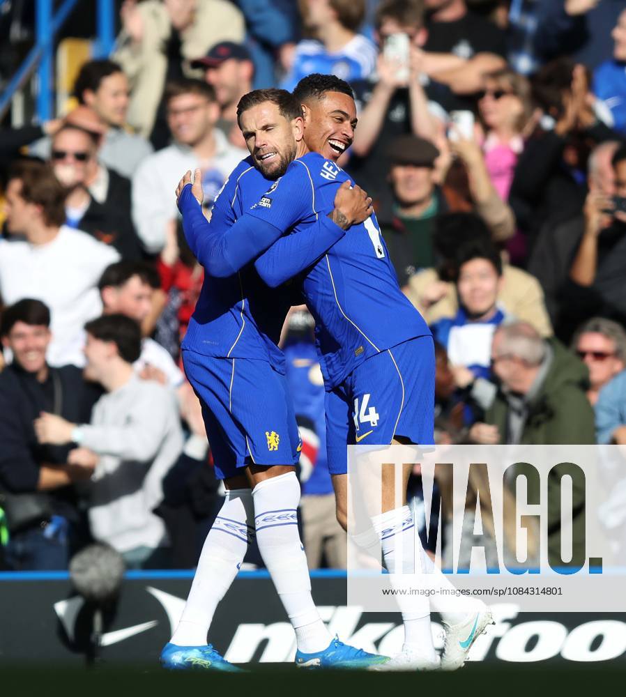 Premier League - Chelsea v AFC Bournemouth LONDON, ENGLAND, OCTOBER 10: GOAL 1-0, Jordan Henderson of Chelsea goal celebration with Morgan Rogers of Chelsea after scoring a goal to make the score 1-0 during The Premier League match between Chelsea v AFC Bournemouth at Stamford Bridge Stadium, London, England, on October 10. (Photo by Daniel Weir) London Stamford Bridge Stadium England