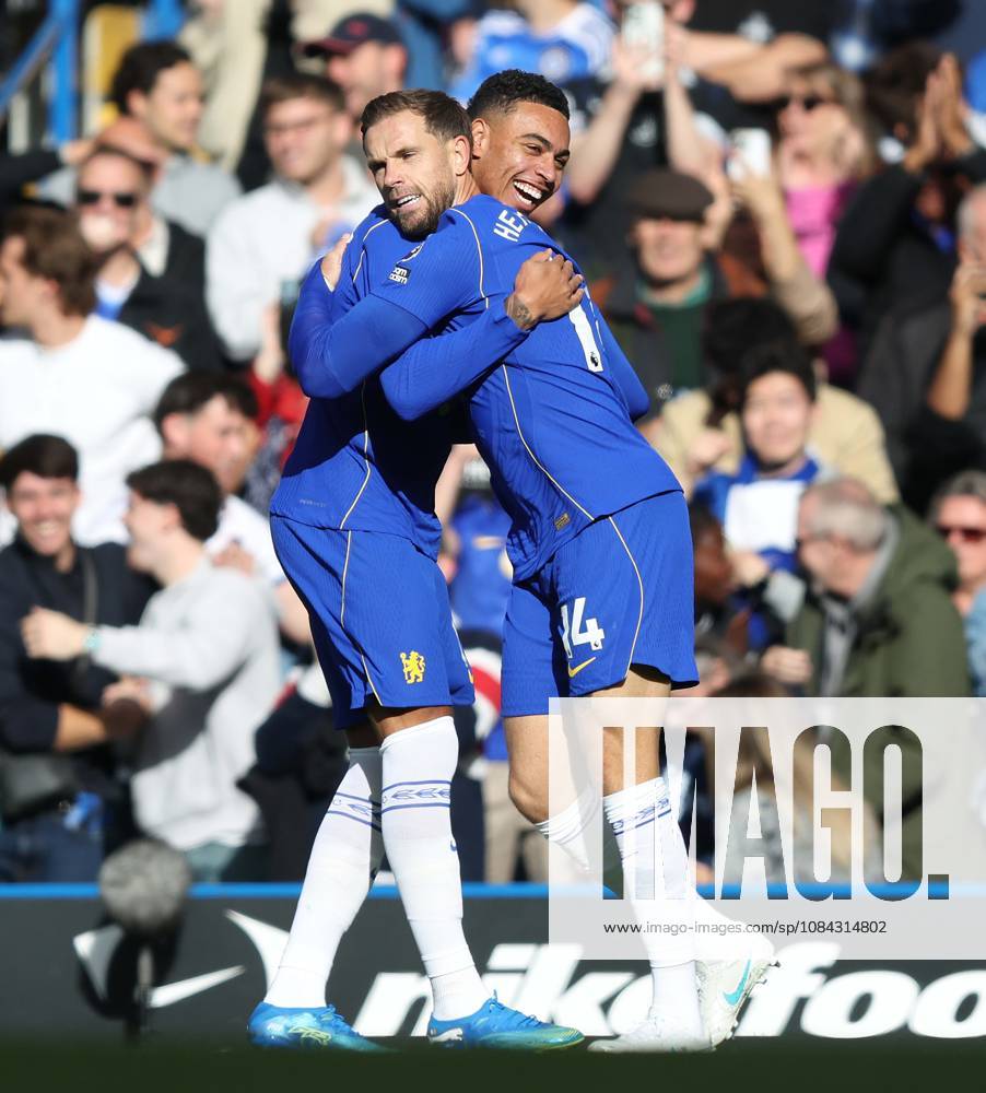 Premier League - Chelsea v AFC Bournemouth LONDON, ENGLAND, OCTOBER 10: GOAL 1-0, Jordan Henderson of Chelsea goal celebration with Morgan Rogers of Chelsea after scoring a goal to make the score 1-0 during The Premier League match between Chelsea v AFC Bournemouth at Stamford Bridge Stadium, London, England, on October 10. (Photo by Daniel Weir) London Stamford Bridge Stadium England