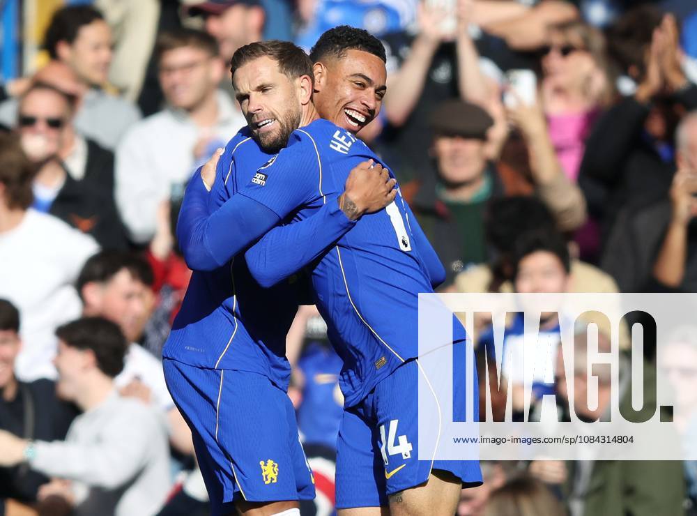 Premier League - Chelsea v AFC Bournemouth LONDON, ENGLAND, OCTOBER 10: GOAL 1-0, Jordan Henderson of Chelsea goal celebration with Morgan Rogers of Chelsea after scoring a goal to make the score 1-0 during The Premier League match between Chelsea v AFC Bournemouth at Stamford Bridge Stadium, London, England, on October 10. (Photo by Daniel Weir) London Stamford Bridge Stadium England