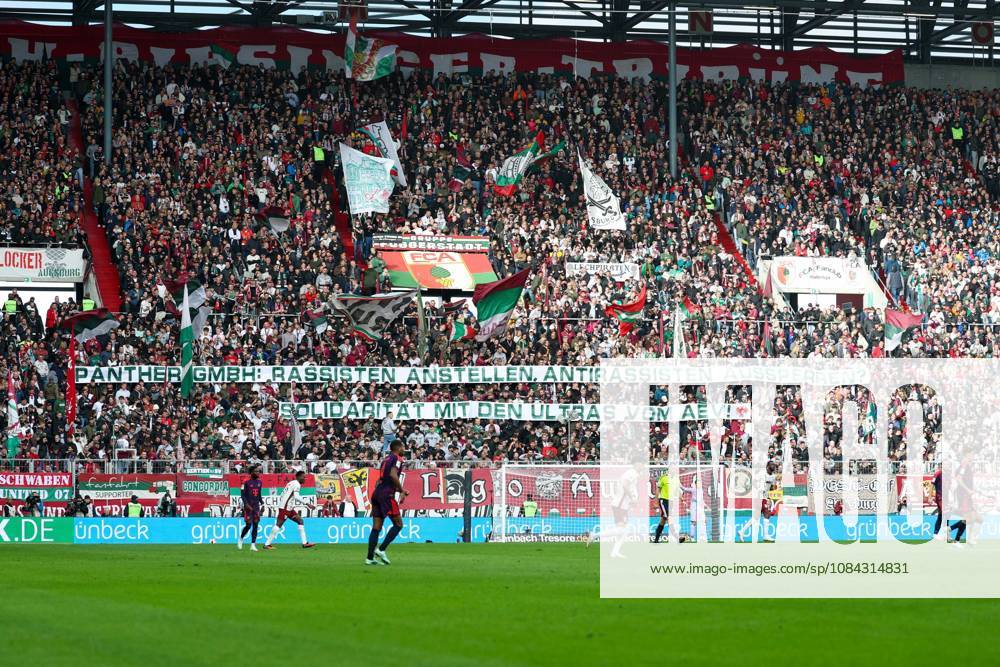 Fans (FC Bayern Muenchen) mit Botschaft, Spruchband, AEV, Augsburger Panther, FC Augsburg vs. FC Bayern Muenchen, Fussball, 1. Bundesliga, 5. Spieltag, 10.10.2026 DFB DFL regulations prohibit any use of photographs as image sequences and or quasi-video Augsburg Bayern Deutschland