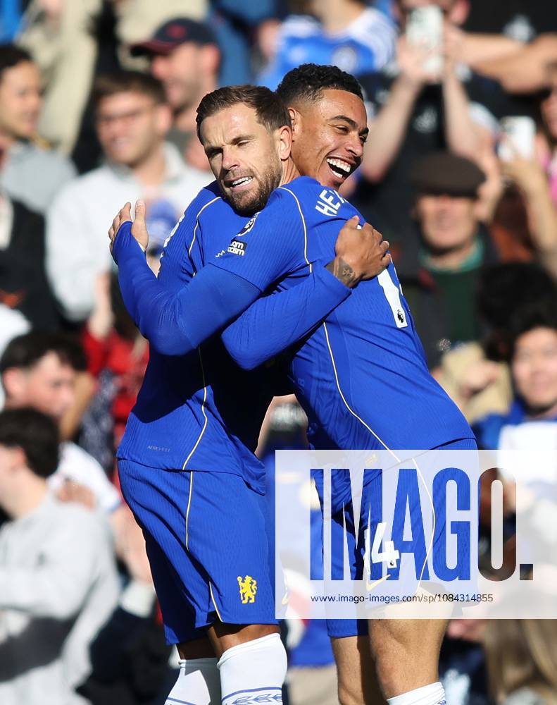 Premier League - Chelsea v AFC Bournemouth LONDON, ENGLAND, OCTOBER 10: GOAL 1-0, Jordan Henderson of Chelsea goal celebration with Morgan Rogers of Chelsea after scoring a goal to make the score 1-0 during The Premier League match between Chelsea v AFC Bournemouth at Stamford Bridge Stadium, London, England, on October 10. (Photo by Daniel Weir) London Stamford Bridge Stadium England
