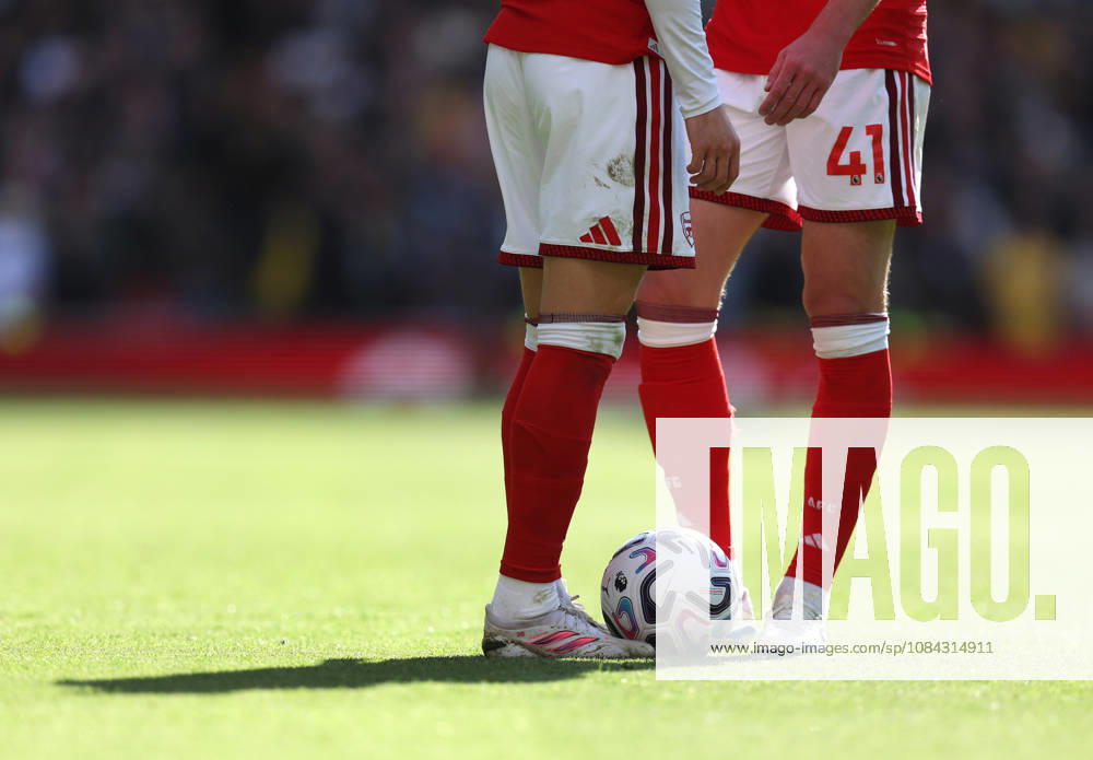 Arsenal v Leeds United 10 October 2026, London - Premier League Football - Arsenal v Leeds United - Players stand with the ball, casting a shadow across the pitch - Photo: Charlotte Wilson Offside. London UK