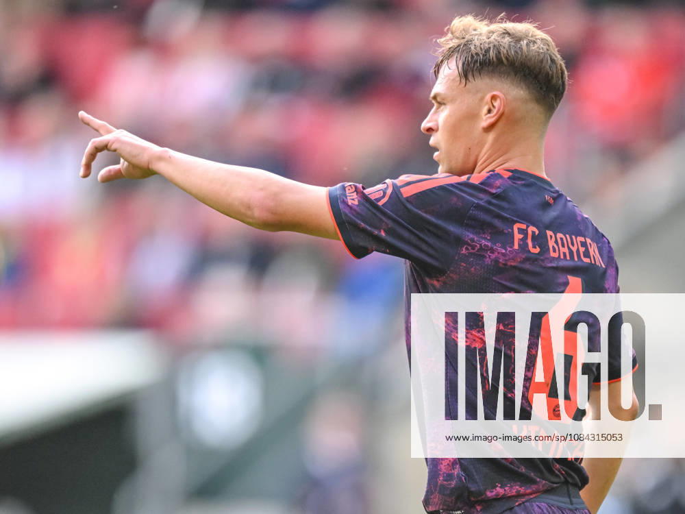Joshua Kimmich (FC Bayern Muenchen) gestikuliert, gestik waehrend des spiels der 1. Bundesliga zwischen FC Augsburg und FC Bayern Muenchen, WWK Arena am 10. October 2026 in Augsburg, Deutschland. (Foto von Harry Langer DeFodi Images) +++ Joshua Kimmich (FC Bayern Muenchen) gestures during the Bundesliga match between FC Augsburg and FC Bayern Muenchen at WWK Arena on October 10, 2026 in Augsburg, Germany. (Photo by Harry Langer DeFodi Images) DFB DFL REGULATIONS PROHIBIT ANY USE OF PHOTOGRAPHS AS IMAGE SEQUENCES AND OR QUASI-VIDEO. (Photo by Harry Langer DeFodi Images) DFB DFL REGULATIONS PROHIBIT ANY USE OF PHOTOGRAPHS AS IMAGE SEQUENCES AND OR QUASI-VIDEO. -