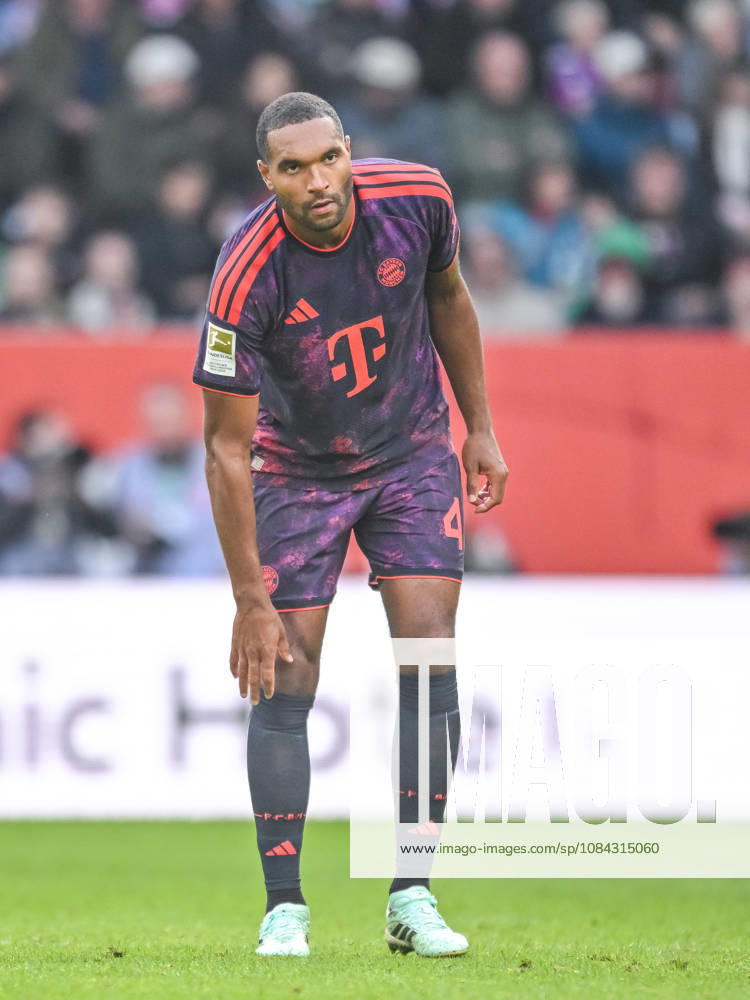 Jonathan Tah (FC Bayern Muenchen) gestikuliert, gestik waehrend des spiels der 1. Bundesliga zwischen FC Augsburg und FC Bayern Muenchen, WWK Arena am 10. October 2026 in Augsburg, Deutschland. (Foto von Harry Langer DeFodi Images) +++ Jonathan Tah (FC Bayern Muenchen) gestures during the Bundesliga match between FC Augsburg and FC Bayern Muenchen at WWK Arena on October 10, 2026 in Augsburg, Germany. (Photo by Harry Langer DeFodi Images) DFB DFL REGULATIONS PROHIBIT ANY USE OF PHOTOGRAPHS AS IMAGE SEQUENCES AND OR QUASI-VIDEO. (Photo by Harry Langer DeFodi Images) DFB DFL REGULATIONS PROHIBIT ANY USE OF PHOTOGRAPHS AS IMAGE SEQUENCES AND OR QUASI-VIDEO. -