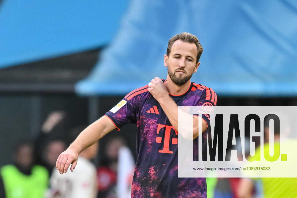 Harry Kane (FC Bayern Muenchen) gestikuliert, gestik waehrend des spiels der 1. Bundesliga zwischen FC Augsburg und FC Bayern Muenchen, WWK Arena am 10. October 2026 in Augsburg, Deutschland. (Foto von Harry Langer DeFodi Images) +++ Harry Kane (FC Bayern Muenchen) gestures during the Bundesliga match between FC Augsburg and FC Bayern Muenchen at WWK Arena on October 10, 2026 in Augsburg, Germany. (Photo by Harry Langer DeFodi Images) DFB DFL REGULATIONS PROHIBIT ANY USE OF PHOTOGRAPHS AS IMAGE SEQUENCES AND OR QUASI-VIDEO. (Photo by Harry Langer DeFodi Images) DFB DFL REGULATIONS PROHIBIT ANY USE OF PHOTOGRAPHS AS IMAGE SEQUENCES AND OR QUASI-VIDEO. -