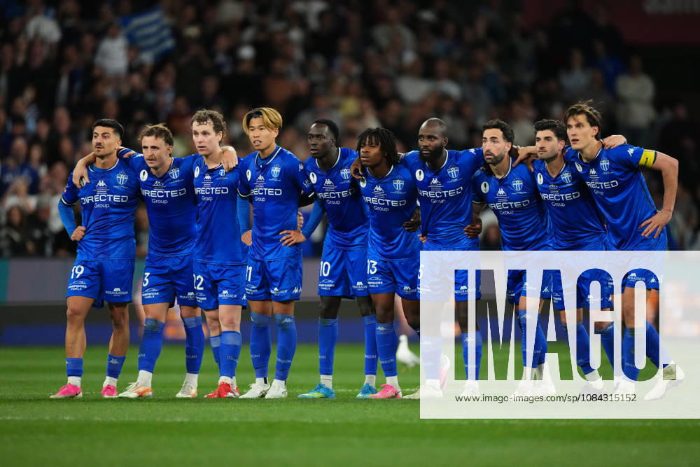 AUSTRALIA CUP SOUTH MELBOURNE VICTORY, South Melbourne FC look on during a penalty shoot-out during the Australia Cup final match between South Melbourne FC and Melbourne Victory FC at AAMI Park in Melbourne, Saturday, October 10, 2026. ( NO ARCHIVING, MELBOURNE VICTORIA Australia