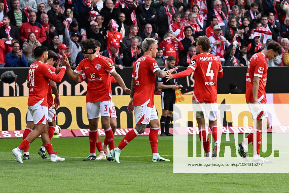 Fussball 1.Bundesliga, FSV Mainz 05 - Bayer 04 Leverkusen v.l. Torjubel nach dem Tor zum celebrating the goal celebrate 2:2 durch Anthony Caci (FSV Mainz 05) Mainz