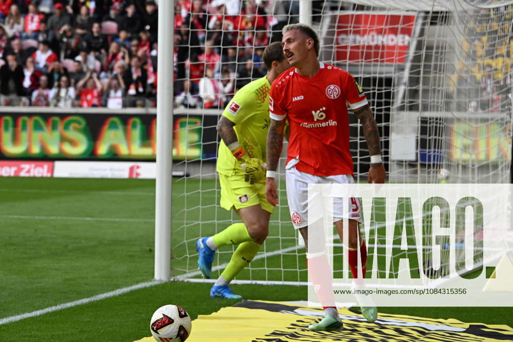Fussball 1.Bundesliga, FSV Mainz 05 - Bayer 04 Leverkusen v.l. Philipp Tietz (FSV Mainz 05) Mainz