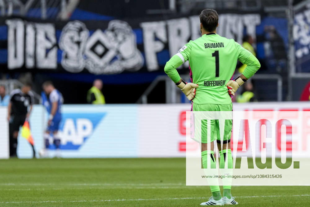 Oliver Baumann (Torwart, Hoffenheim, 1, Kapitän), Freisteller, Ganzkörper, Einzelbild, Einzelfoto, Aktion, Action, Spieler der TSG 1899 Hoffenheim, enttäuscht schauend, Enttäuschung, Frustration, disappointed, pessimistisch, 10.10.2026, Sinsheim (Deutschland), Fussball, Bundesliga, TSG 1899 Hoffenheim - Hamburger SV, DFB DFL REGULATIONS PROHIBIT ANY USE OF PHOTOGRAPHS AS IMAGE SEQUENCES AND OR QUASI-VIDEO.