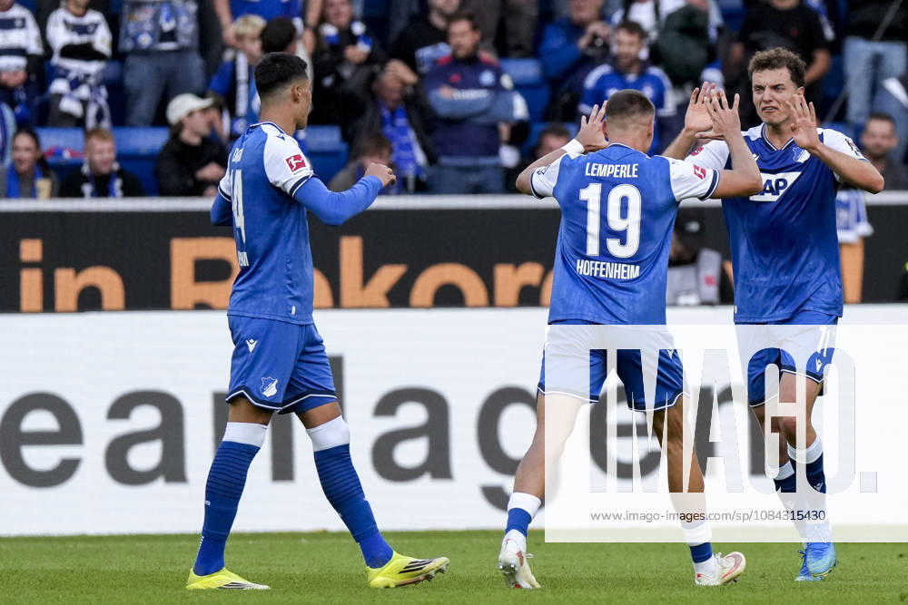 V.li.: Adam Daghim (Hoffenheim, 14), Tim Lemperle (Hoffenheim, 19), Torschütze Fisnik Asllani (Hoffenheim, 11), Spieler der TSG 1899 Hoffenheim, jubeln über das Tor zum 1:1, Jubel, Torjubel, Torerfolg, celebrate the goal, goal, celebration, jubelt ueber das Tor, Freuen, Freude, freut sich, optimistisch, positiv, Spielszene, Highlight, Action, Aktion, 10.10.2026, Sinsheim (Deutschland), Fussball, Bundesliga, TSG 1899 Hoffenheim - Hamburger SV, DFB DFL REGULATIONS PROHIBIT ANY USE OF PHOTOGRAPHS AS IMAGE SEQUENCES AND OR QUASI-VIDEO.