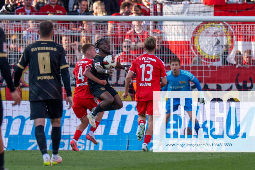 Deutschland: Fussball 1. Bundesliga, 5. Spieltag 2026 2027, 1.FC Union Berlin - SV Elversberg am 10.10.2026 in Berlin (Stadion An der Alten Försterei): Noel Futkeu (SV Elversberg, 9) Zweikampf mit Zeno van den Bosch (1. FC Union Berlin, 4)