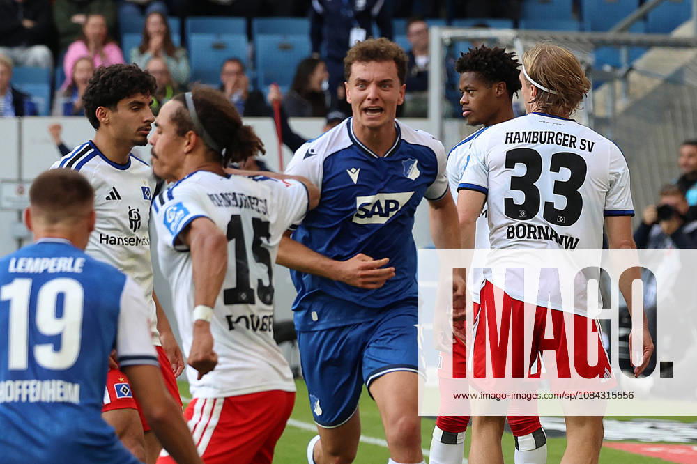Fussball 1.Bundesliga, TSG 1899 Hoffenheim - Hamburger SV v.l. Torjubel nach dem Tor zum celebrating the goal celebrate 1:1 durch Fisnik Asllani (TSG 1899 Hoffenheim) Sinsheim