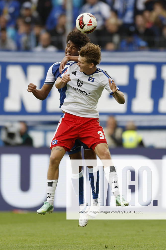 V.l.n.r.: Kopfballduell zwischen Bernardo (TSG Hoffenheim) und David Moller Wolfe (HSV), Header duel between im Bundesliga-Spiel zwischen der TSG 1899 Hoffenheim und dem Hamburger SV in der PreZero Arena, Sinsheim, Deutschland, am 10. Oktober 2026. in action during the Bundesliga match between TSG 1899 Hoffenheim and Hamburger SV at the PreZero Arena, Sinsheim, Germany, on October 10, 2026. DFB DFL REGULATIONS PROHIBIT ANY USE OF PHOTOGRAPHS AS IMAGE SEQUENCES AND OR QUASI-VIDEO,