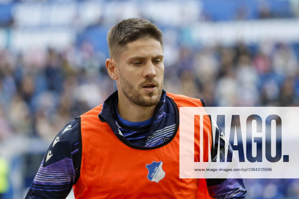 Andrej Kramaric (TSG Hoffenheim, 27) beim Aufwärmen während des Spiels , Deutschland, Fussball, 1. Bundesliga, 5.Spieltag, 2026 2027, TSG Hoffenheim vs. Hamburger SV, 10.10.2026, Sinsheim SNP Arena Deutschland