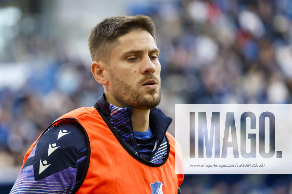 Andrej Kramaric (TSG Hoffenheim, 27) beim Aufwärmen während des Spiels , Deutschland, Fussball, 1. Bundesliga, 5.Spieltag, 2026 2027, TSG Hoffenheim vs. Hamburger SV, 10.10.2026, Sinsheim SNP Arena Deutschland