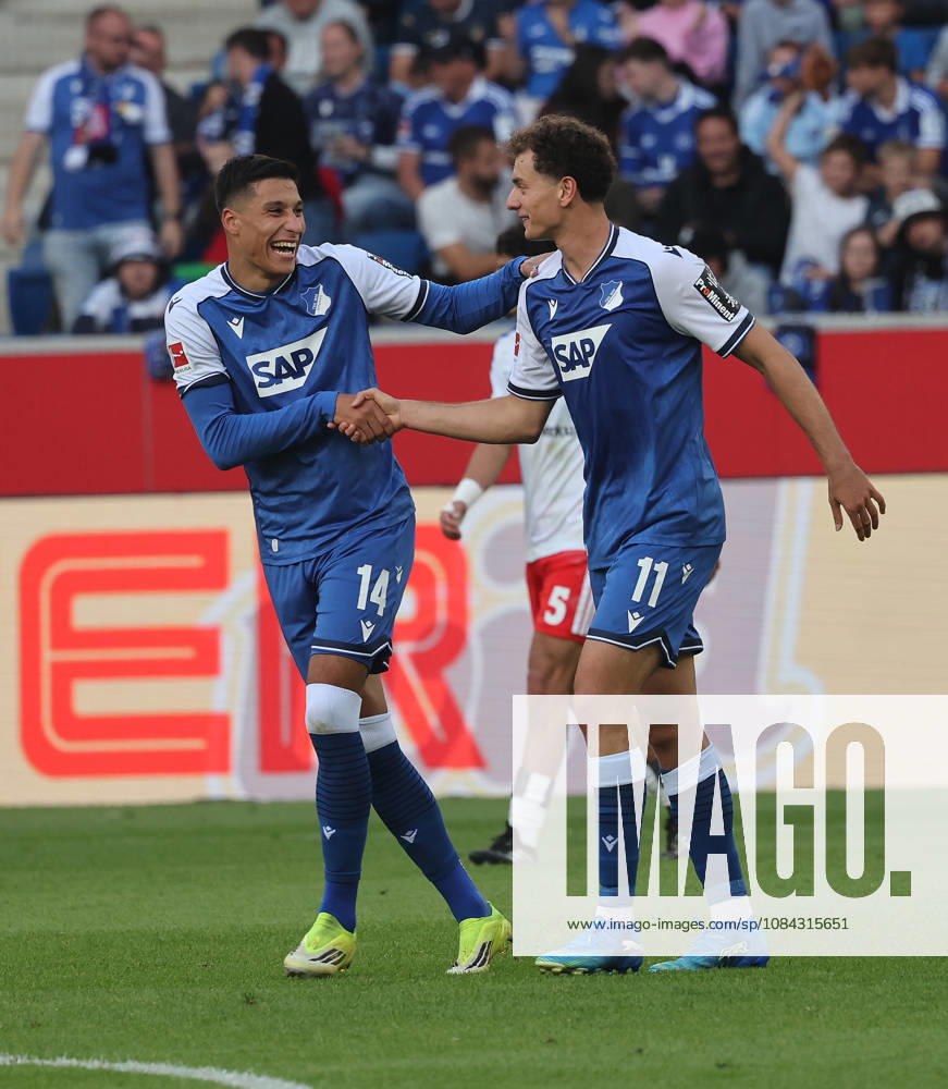 Sinsheim , Fußball Bundesliga TSG 1899 Hoffenheim vs. Hamburger SV , Jubel Hoffenheim , von links: Adam Daghin Fisnik Asllani