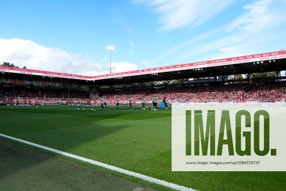 Ansichten des Stadions waehrend sich beide Mannschaften vor Spielbeginn aufwaermen. GER, 1.FC Union Berlin vs SV Elversberg, 1. Bundesliga, 5. Spieltag, Saison 2026-27, Stadion An der Alten Foersterei, Berlin, 10.10.2026 DFL REGULATIONS PROHIBIT ANY USE OF PHOTOGRAPHS AS IMAGE SEQUENCES AND OR QUASI-VIDEO 1.FC Union Berlin vs SV Elversberg, 1. Bundesliga, 5. Spieltag, Saison 2026-27, 10.10.2026 Berlin