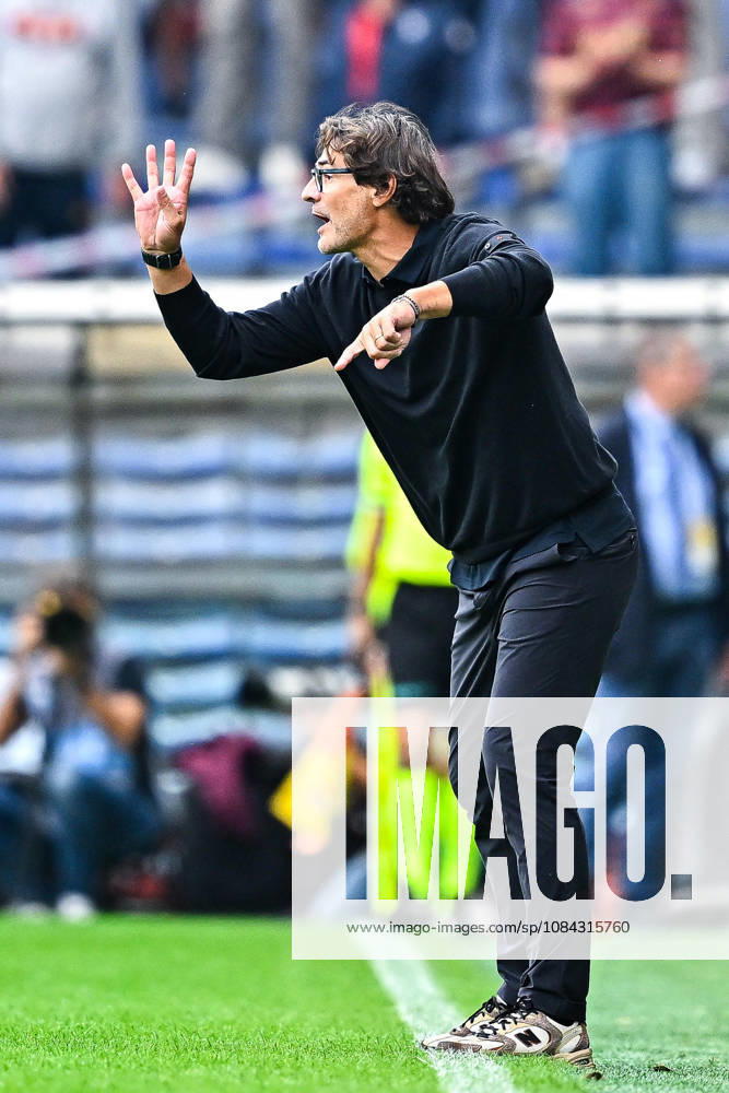 Fiorentina s Italian head coach Paolo Vanoli during the Italian Serie A soccer match Genoa Cfc vs Acf Fiorentina at Luigi Ferraris stadium in Genoa, Italy, 10 October 2026. ANSA STRINGER. Serie A - Genoa Cfc Vs Acf Fiorentina - ZUMAa110 20261010_zaf_a110_014