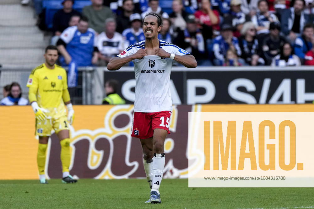Yussuf Poulsen (HSV, 15), Spieler vom Hamburger SV (HSV), enttäuscht schauend, Enttäuschung, Frustration, disappointed, pessimistisch, nach dem Gegentor zum 1:1, Action, Aktion, Spielszene, Freisteller, Ganzkörper, Einzelbild, Einzelfoto, 10.10.2026, Sinsheim (Deutschland), Fussball, Bundesliga, TSG 1899 Hoffenheim - Hamburger SV, DFB DFL REGULATIONS PROHIBIT ANY USE OF PHOTOGRAPHS AS IMAGE SEQUENCES AND OR QUASI-VIDEO.