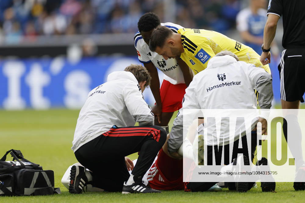 Nicolai Remberg (HSV), verletzt, verletzung, injury, im Bundesliga-Spiel zwischen der TSG 1899 Hoffenheim und dem Hamburger SV in der PreZero Arena, Sinsheim, Deutschland, am 10. Oktober 2026. in action during the Bundesliga match between TSG 1899 Hoffenheim and Hamburger SV at the PreZero Arena, Sinsheim, Germany, on October 10, 2026. DFB DFL REGULATIONS PROHIBIT ANY USE OF PHOTOGRAPHS AS IMAGE SEQUENCES AND OR QUASI-VIDEO,