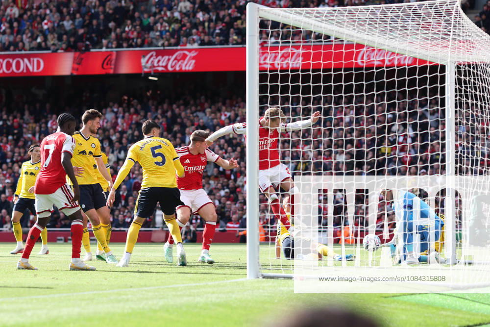 Arsenal v Leeds United 10 October 2026, London - Premier League Football - Arsenal v Leeds United - Martin Odegaard of Arsenal shoots straight into the hands of Leeds United goalkeeper James Trafford - Photo: Charlotte Wilson Offside. London UK