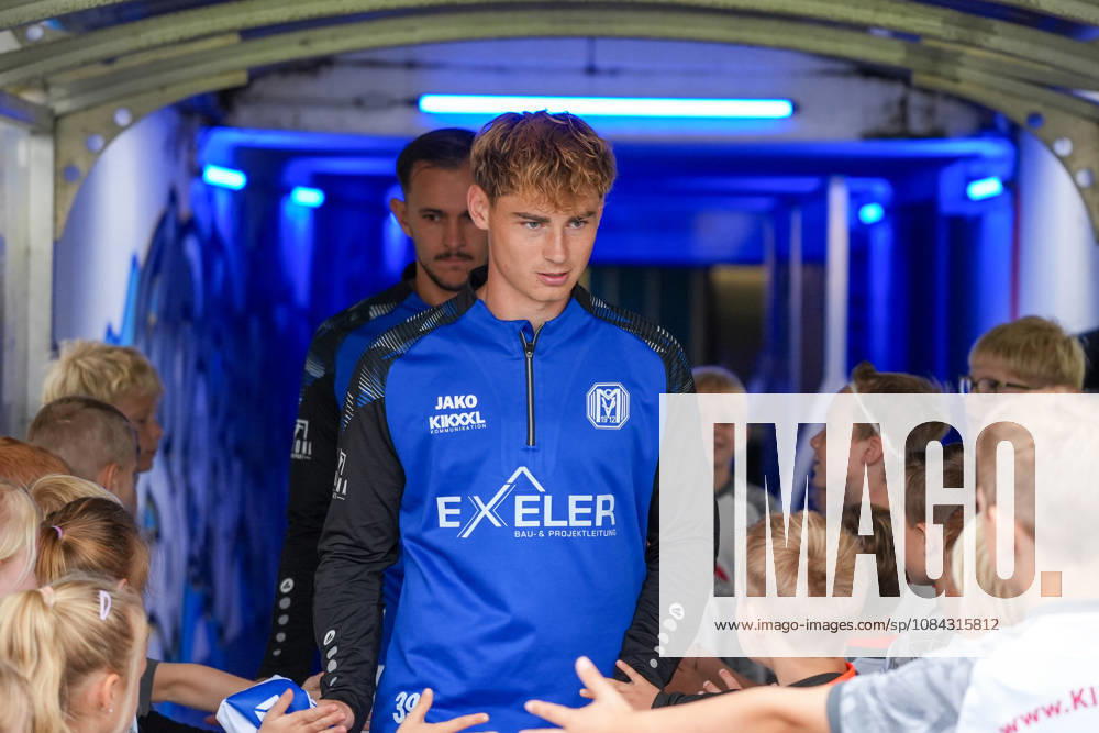 Deutschland: Fussball, 3. Liga, 8. Spieltag, Hänsch-Arena, Meppen, Emsland, Niedersachsen, SV Meppen vs. VfB Stuttgart U21, U 21 VfB Stuttgart II: Florian Bähr (SV Meppen, 39)