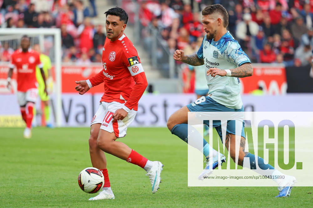 Mainz, Deutschland 10. Oktober 2026: 1. Bundesliga - 2026 2027 - 5. Spieltag - 1. FSV Mainz 05 gegen Bayer 04 Leverkusen Im Bild: v. li. im Zweikampf Nadiem Amiri (M05) gegen Robert Andrich (B04). DFL regulations prohibit any use of photographs as image sequences and or quasi-video Mewa Arena Rheinland - Pfalz