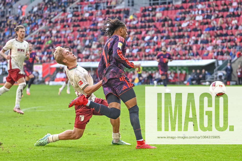 Hennes Behrens (FC Augsburg) und Michael Olise (FC Bayern Muenchen) im Zweikampf waehrend des spiels der 1. Bundesliga zwischen FC Augsburg und FC Bayern Muenchen, WWK Arena am 10. October 2026 in Augsburg, Deutschland. (Foto von Harry Langer DeFodi Images) +++ Hennes Behrens (FC Augsburg) und Michael Olise (FC Bayern Muenchen) battle for the ball during the Bundesliga match between FC Augsburg and FC Bayern Muenchen at WWK Arena on October 10, 2026 in Augsburg, Germany. (Photo by Harry Langer DeFodi Images) DFB DFL REGULATIONS PROHIBIT ANY USE OF PHOTOGRAPHS AS IMAGE SEQUENCES AND OR QUASI-VIDEO. (Photo by Harry Langer DeFodi Images) DFB DFL REGULATIONS PROHIBIT ANY USE OF PHOTOGRAPHS AS IMAGE SEQUENCES AND OR QUASI-VIDEO. -
