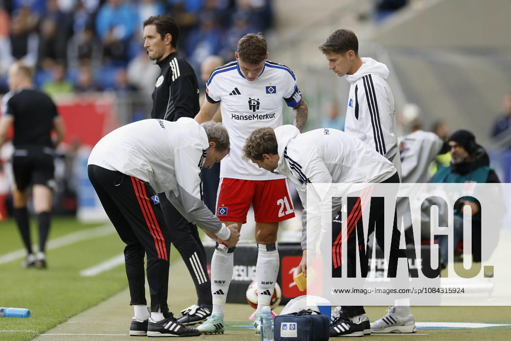 Nicolai Remberg (HSV), verletzt, verletzung, injury, im Bundesliga-Spiel zwischen der TSG 1899 Hoffenheim und dem Hamburger SV in der PreZero Arena, Sinsheim, Deutschland, am 10. Oktober 2026. in action during the Bundesliga match between TSG 1899 Hoffenheim and Hamburger SV at the PreZero Arena, Sinsheim, Germany, on October 10, 2026. DFB DFL REGULATIONS PROHIBIT ANY USE OF PHOTOGRAPHS AS IMAGE SEQUENCES AND OR QUASI-VIDEO,