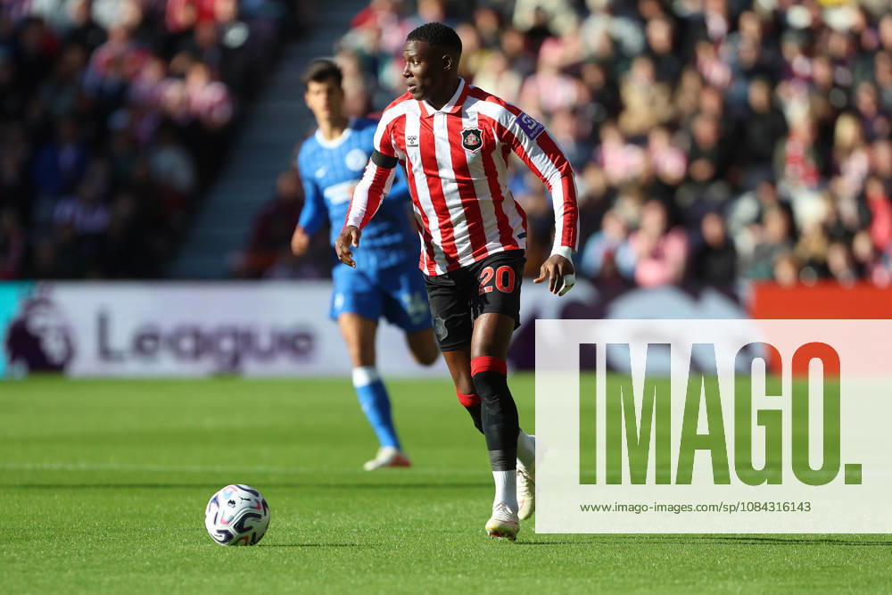 10th October 2026; Stadium of Light, Sunderland, England; Premier League Football, Sunderland versus Brighton and Hove Albion; Nordi Mukiele of Sunderland on the ball DavexLofthouse