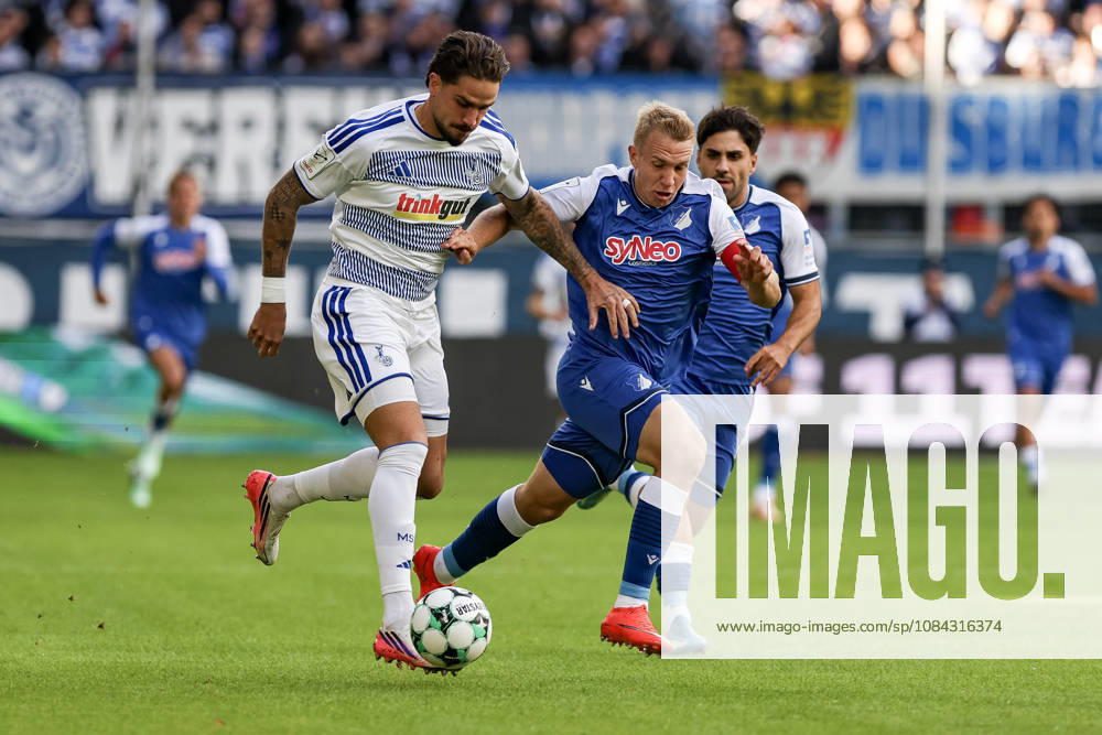 GER, Fussball, Herren, 3. Liga, Saison 2026 2027, MSV Duisburg - TSG Hoffenheim II Lex-Tyger Lobinger (Duisburg) und Valentin Lässig (TSG II) im Kampf um den Ball Duisburg schauinsland-reisen-Arena Nordrhein-Westfalen Deutschland