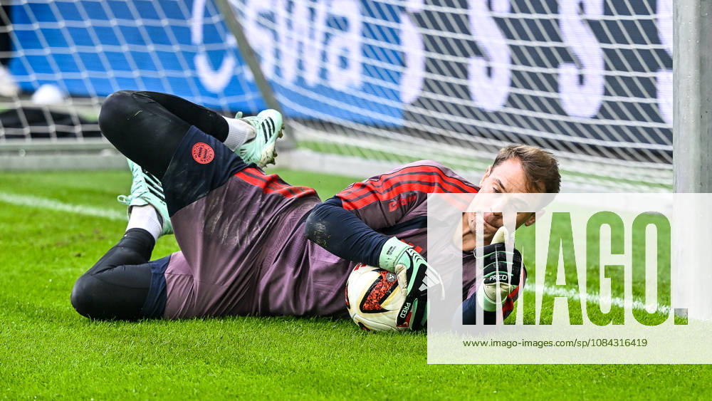 GER, Fußball, Herren, 1. Bundesliga, 5. Spieltag, FC Augsburg vs FC Bayern München Manuel Neuer (Bayern Muenchen, 1) Augsburg WWK-Arena Bayern Deutschland