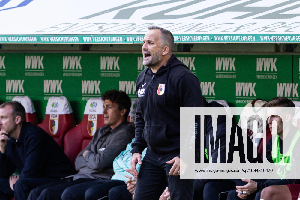 Deutschland: FC Augsburg vs FC Bayern München, 1. Bundesliga, 5. Spieltag, Saison 2026 27, WWK Arena (Augsburg): Manuel Baum, (Trainer, FC Augsburg), Emotionen Augsburg WWK Arena Bayern Deutschland