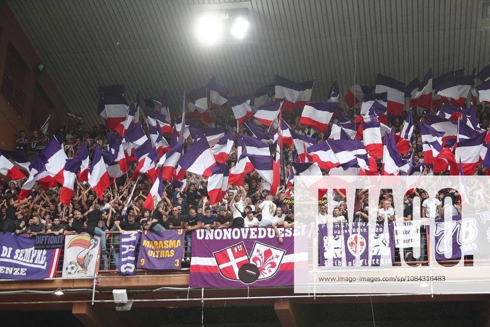 Foto IPP ACGE Genova 10 10 2026 Campionato Serie A 2025 2026 Genoa-Fiorentina nella foto: Tifosi Fiorentina Italy Photo Press World Copyright Genova italy Italia ITALY