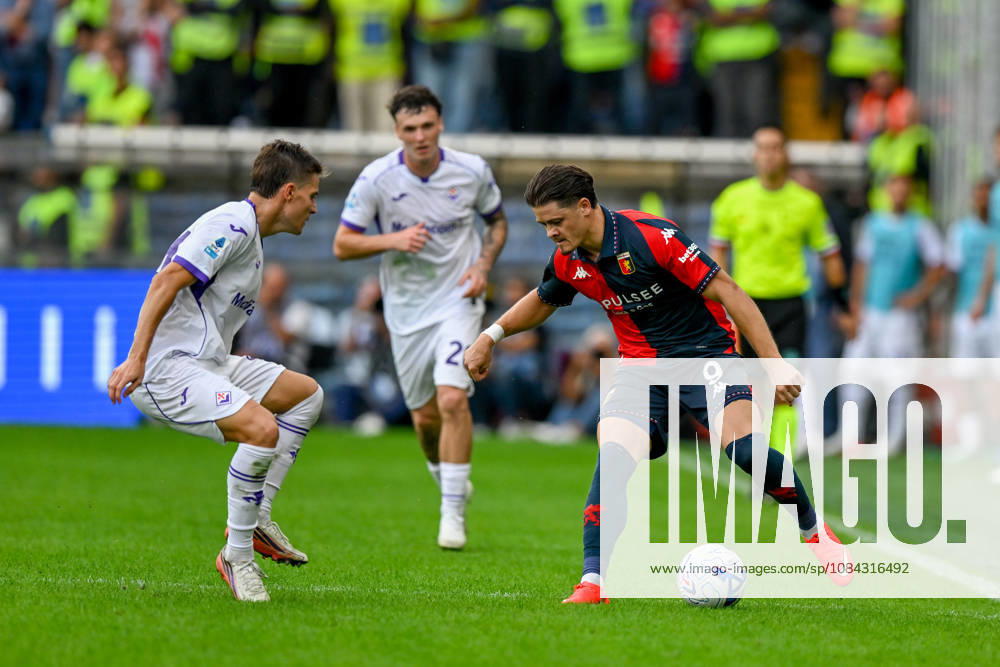 GenoaÕs Vitinha fights for the ball during the Serie A soccer match between Genoa and Fiorentina at the Luigi Ferraris Stadium in Genoa, Italy - Saturday, October 10, 2026. - Soccer .