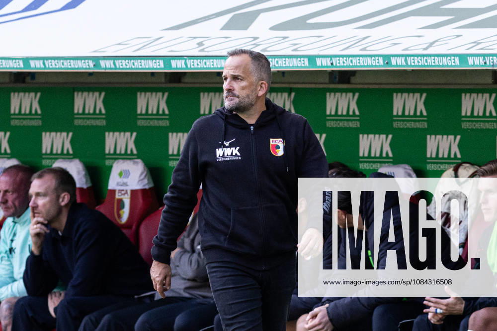 Deutschland: FC Augsburg vs FC Bayern München, 1. Bundesliga, 5. Spieltag, Saison 2026 27, WWK Arena (Augsburg): Manuel Baum, (Trainer, FC Augsburg) Augsburg WWK Arena Bayern Deutschland