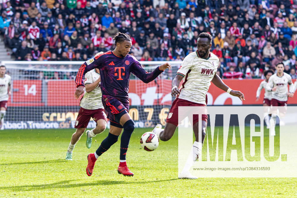 Deutschland: FC Augsburg vs FC Bayern München, 1. Bundesliga, 5. Spieltag, Saison 2026 27, WWK Arena (Augsburg): Michael Olise, (FC Bayern München, 17), Chrislain Matsima, (FC Augsburg, 5) Augsburg WWK Arena Bayern Deutschland