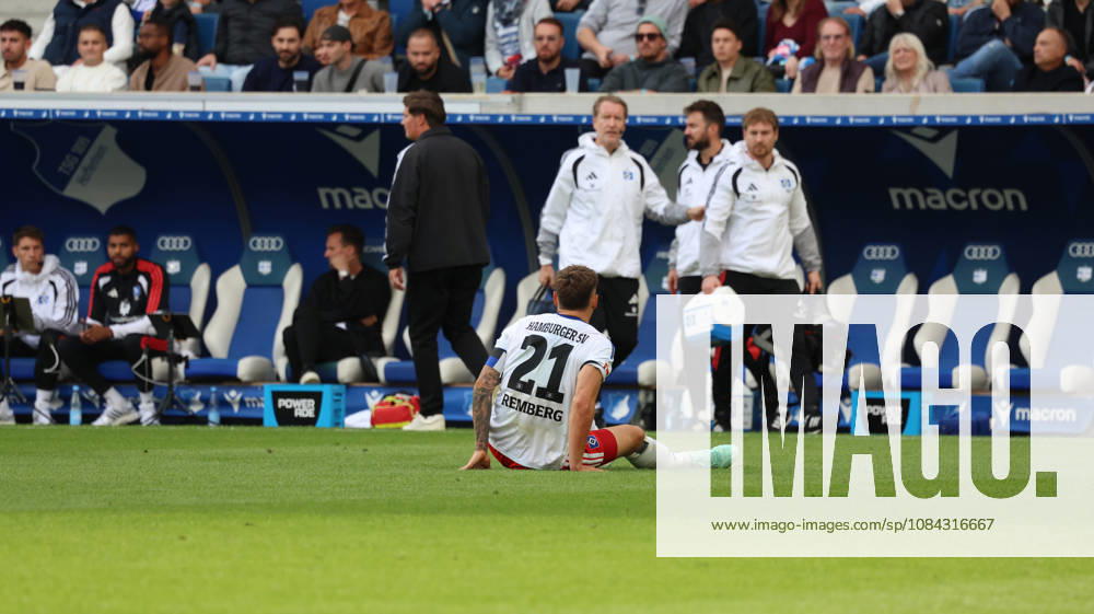 Fussball 1.Bundesliga, TSG 1899 Hoffenheim - Hamburger SV v.l. Nicolai Remberg (Hamburger SV) verletzt, Verletzung, Schmerz, Schmerzen, injured, injury, pain, pains Sinsheim